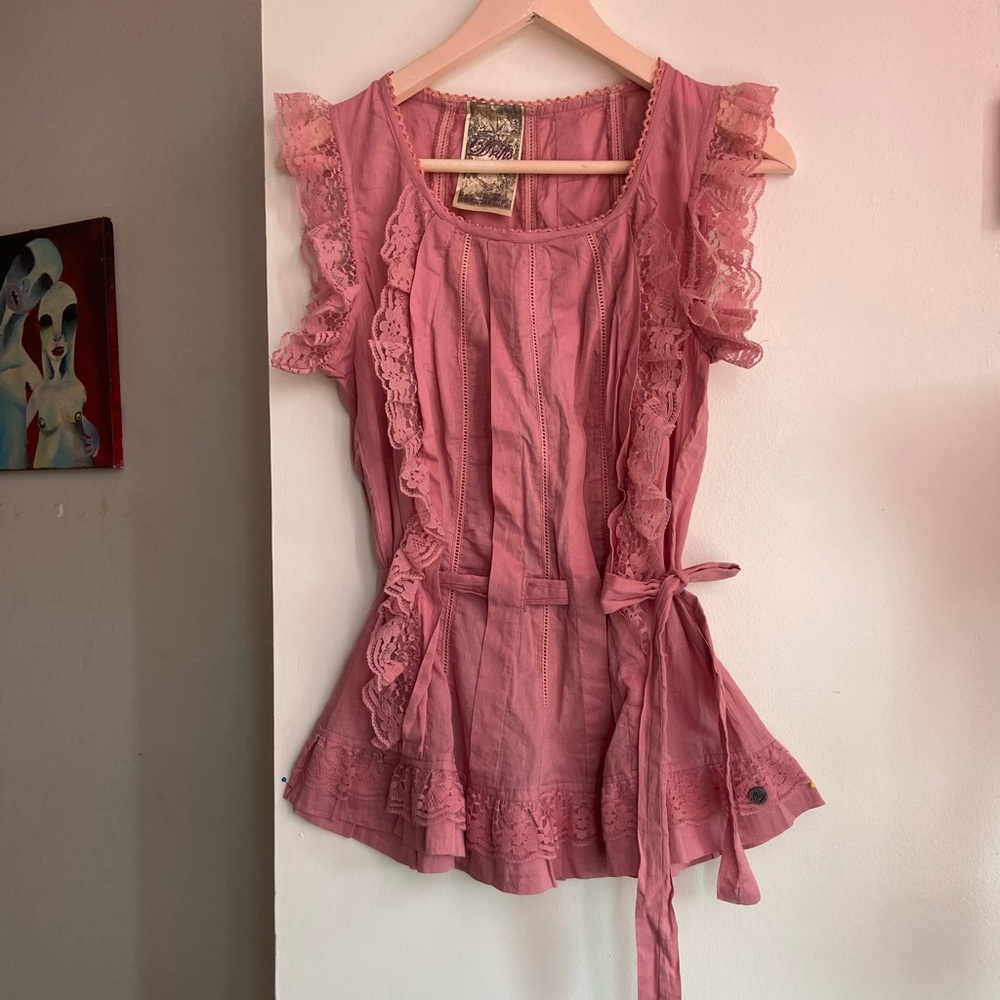 Gorgeous ruffle top 💞